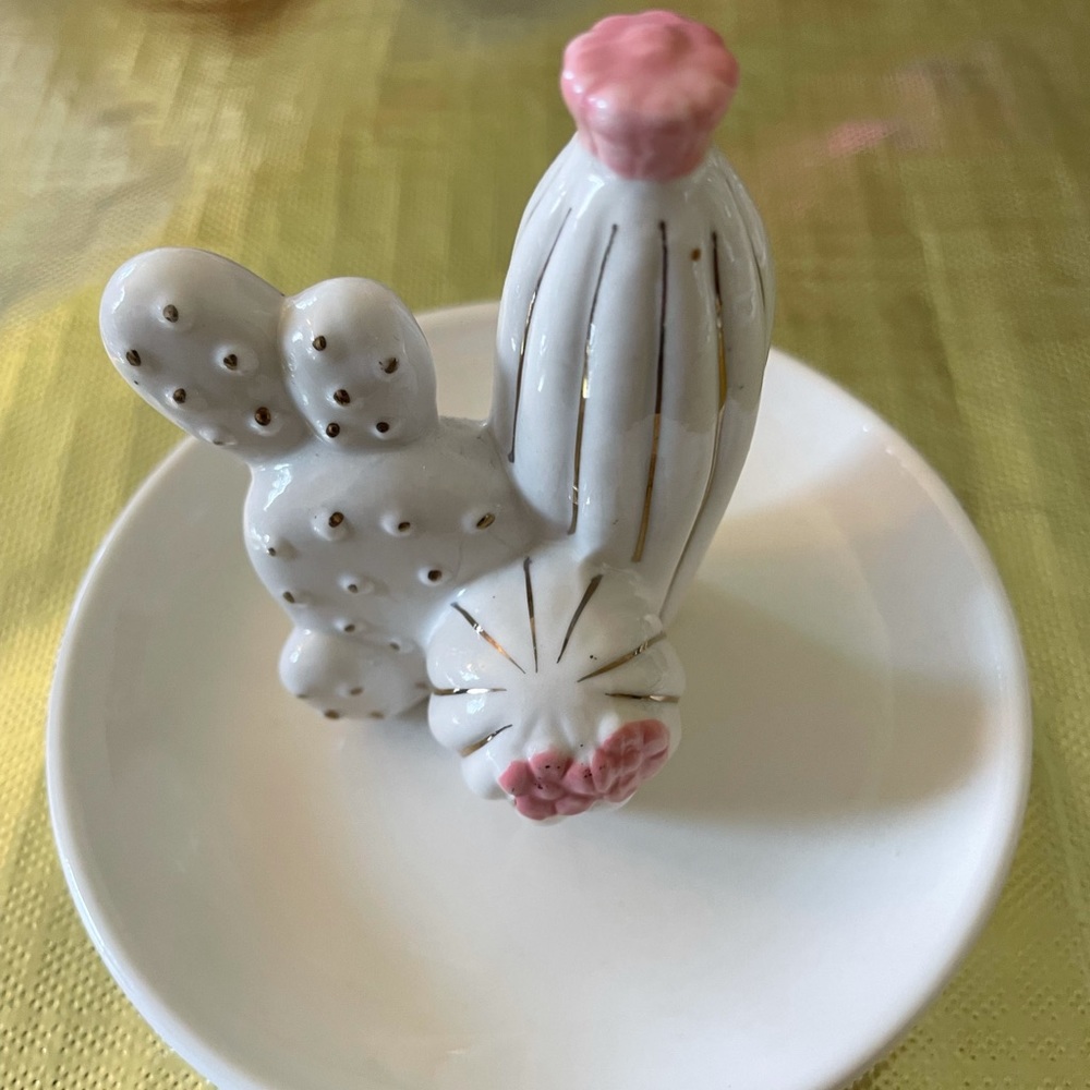 Cute Ring/Jewelry Holder